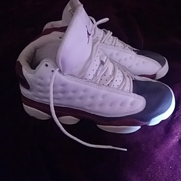Jordans maroon, gray & white - Picture 3 of 7